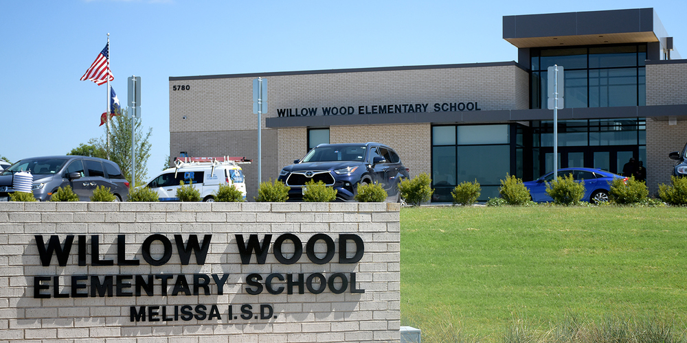 the front view of Willow Wood Elementary